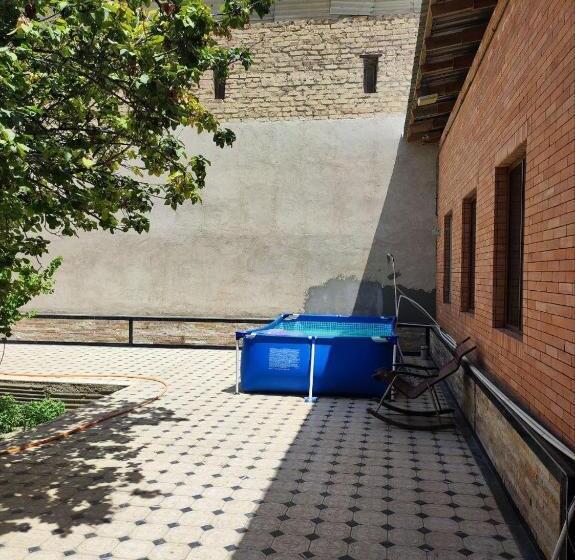 פנסיון Saidjanov Hostel