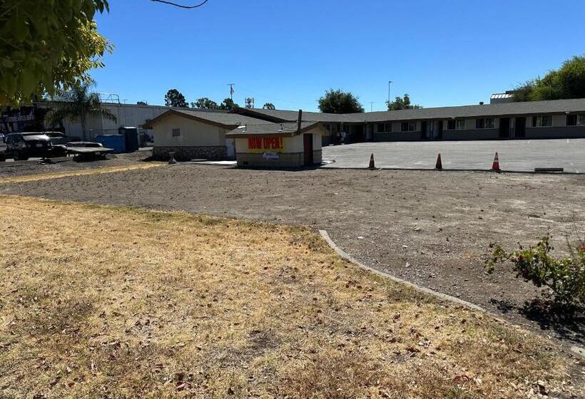Sands Motel