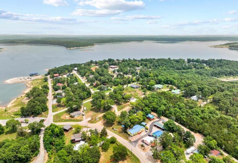 Общежитие Diamond City Lakeside Resort