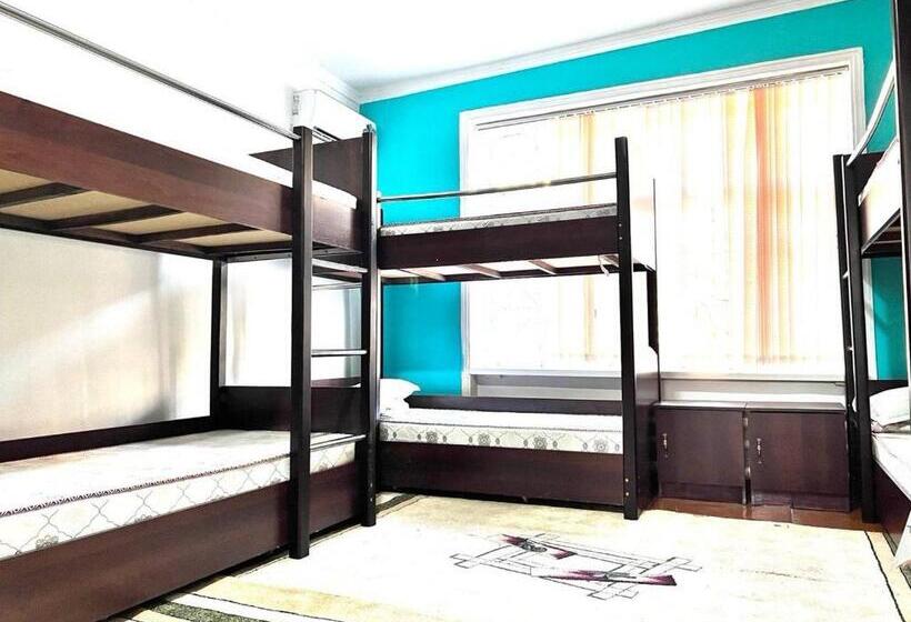 Assalom Hostel