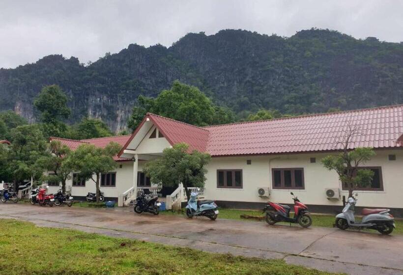 Easy Go Hostel