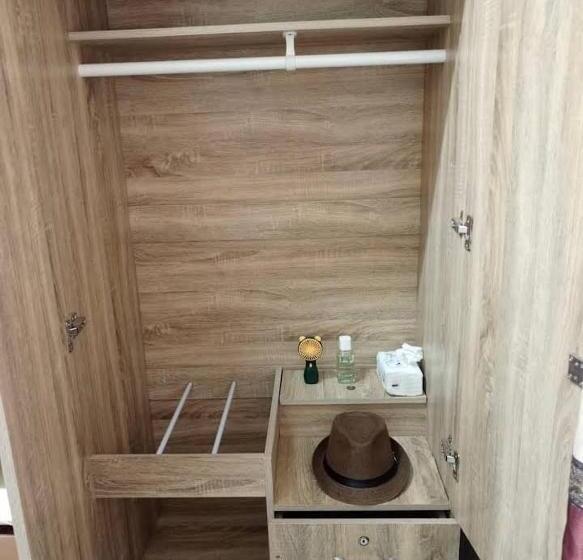 Easy Go Hostel