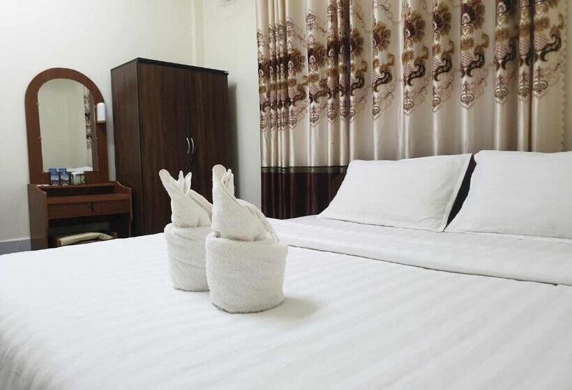 Easy Go Hostel