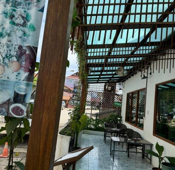 هتل Vang Vieng Green
