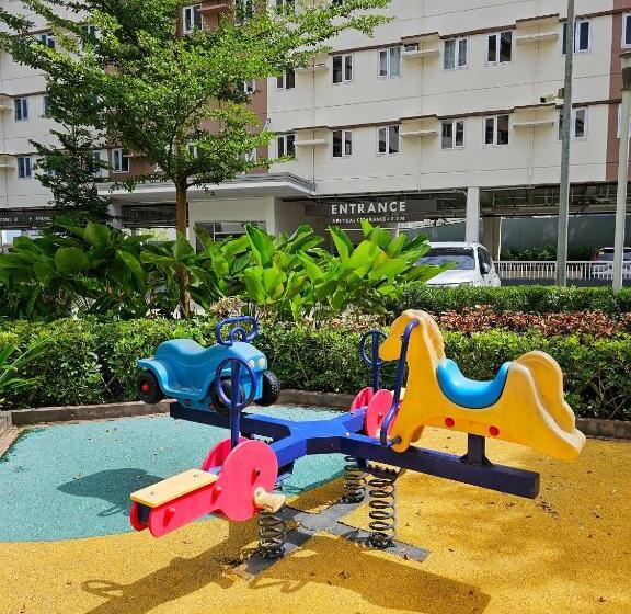 فندق Lakwatsero Caviteño Suites