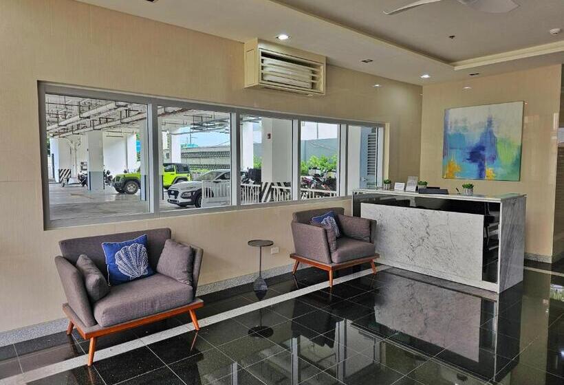 فندق Lakwatsero Caviteño Suites