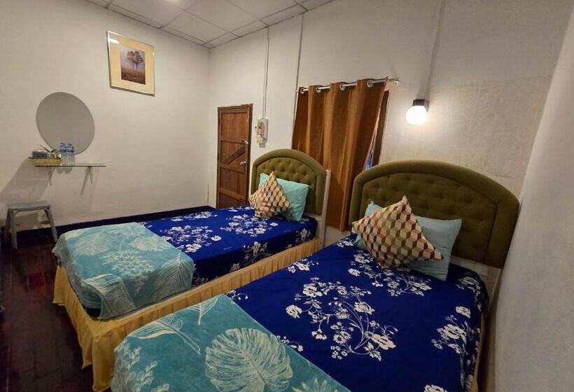 ホテル The Nanda Beach Resort