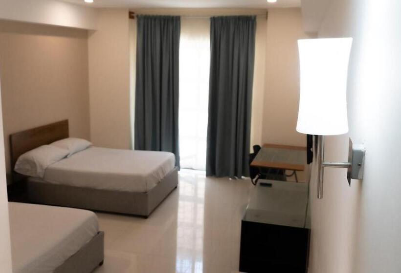 Infinity Suites Habitación Triple 103