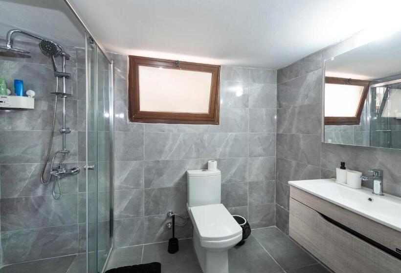 پانسیون Nicosia Suites