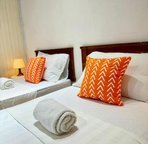 بنسيون Rumah Jambu Manis Netflix,free Wifi, 3 Minutes To Kuala Berang