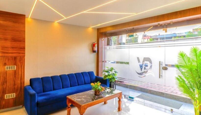 فندق Golden Velvet