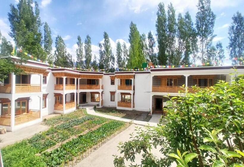펜션 Losar Guest House Ladakh By Lexstays