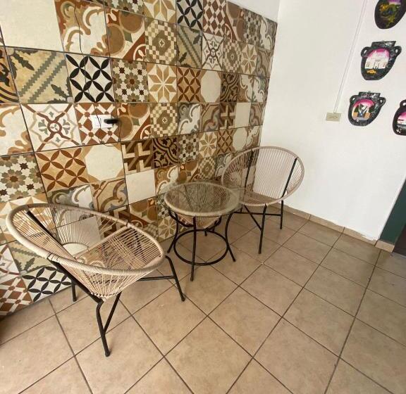 پانسیون Terrazas Guest House Hostal