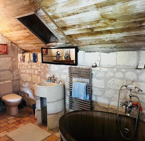 مبيت وإفطار Château De La Thibaudière   Chambre Du Tonneau