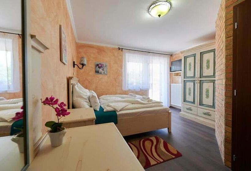 Bed and Breakfast Szent Kristóf Vendégház