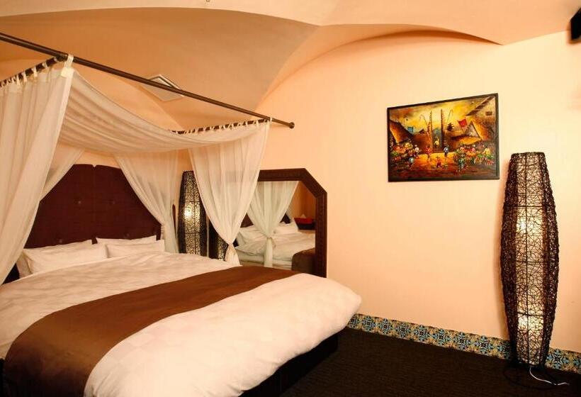 בית מלון כפרי K S Aba Adult Only