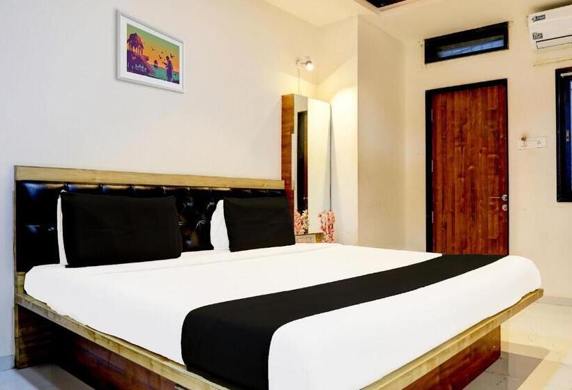 호텔 Oyo Aamrai Resort