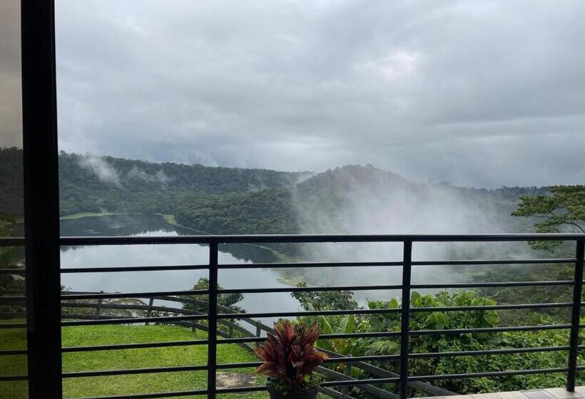 Отель Volcan Hule Lodging