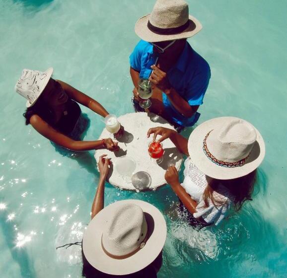 پانسیون Room In Guest Room   Cabana For 5 People And Pool