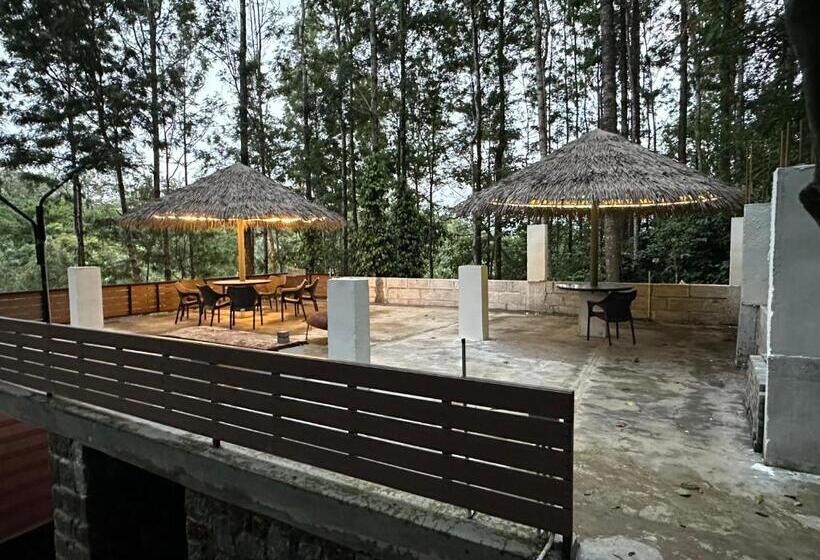 استراحتگاه 100 Oaks Estate