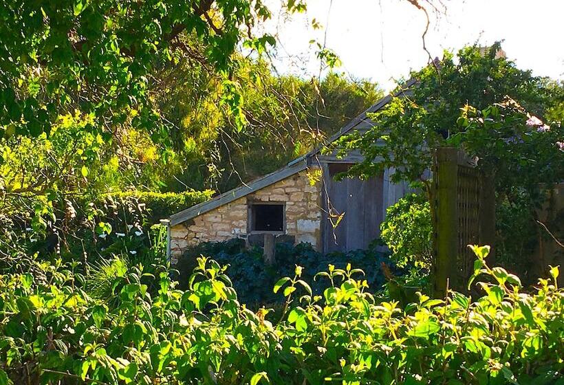 تختخواب و صبحانه Cherry Plum Cottages