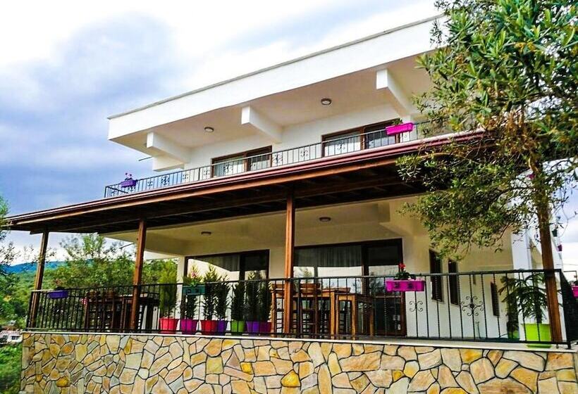 تختخواب و صبحانه Kaymak Tepesi Tatil Evi