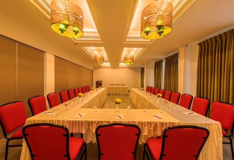 Отель Regenta Central Herald Mysore