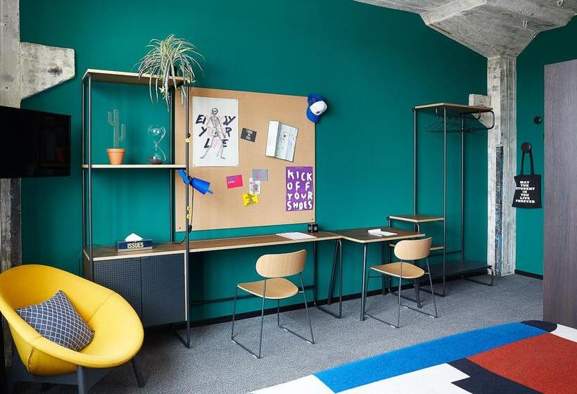 Отель The Social Hub Maastricht