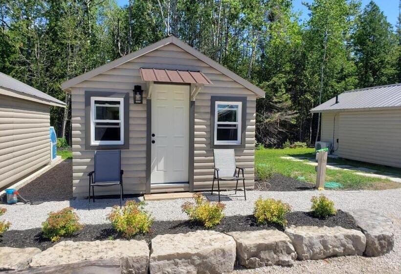 モーテル Adventure The Bruce Inn   Recently Renovated With Outdoor Hot Tub