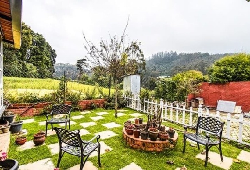 リゾートホテル Fabescape St Clouds   Government Botanical Garden   500m