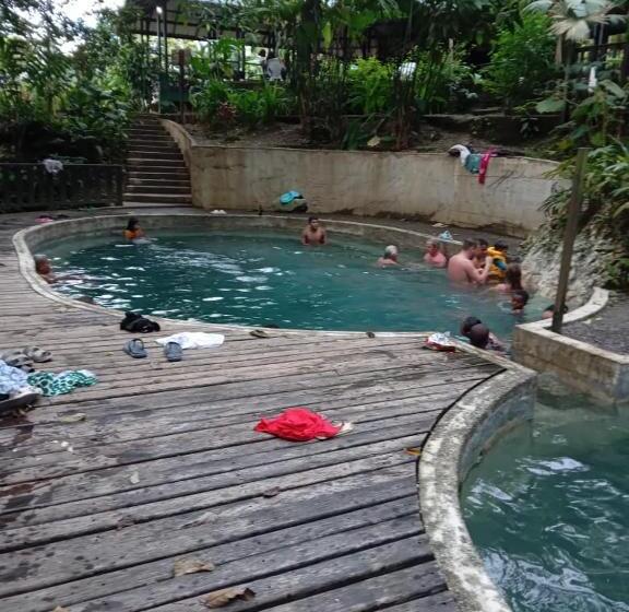 تختخواب و صبحانه Cabaña Doña Nore