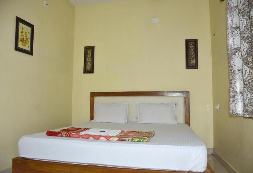 ホテル Kausalya Inn