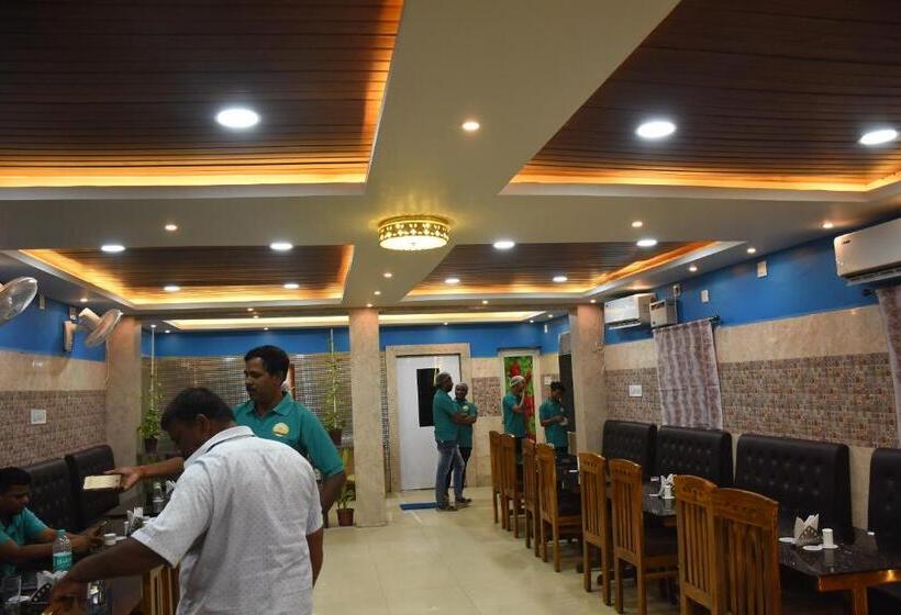 ホテル Kausalya Inn