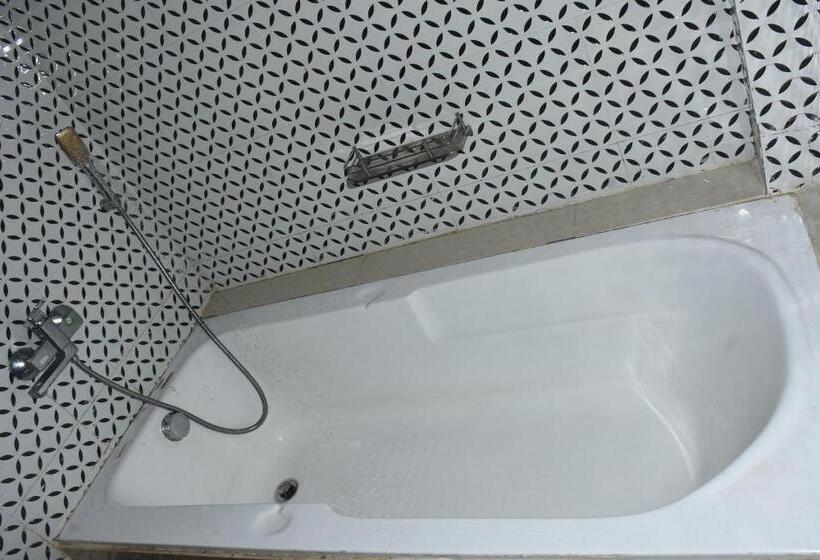 ホテル Kausalya Inn