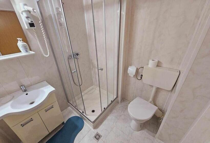 פנסיון Casa Ana