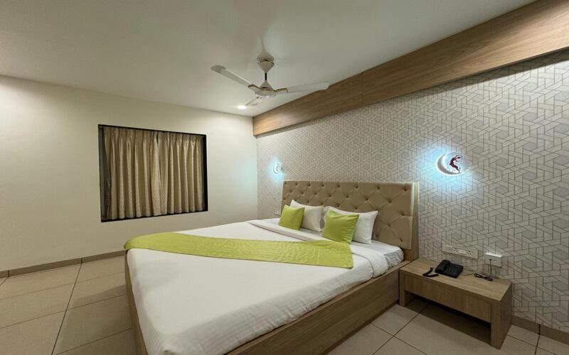 בית מלון כפרי Bhama Lake Resort