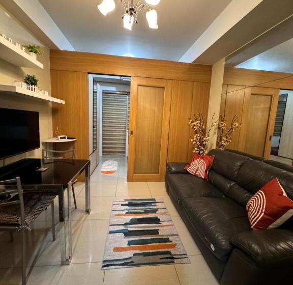 فندق Estaycation Condo Suites