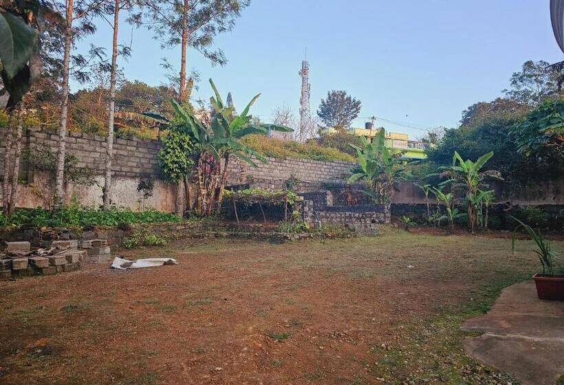 پانسیون Chithralaya Guest House