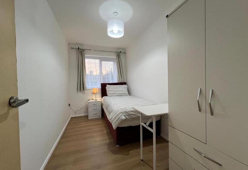 ペンション Kilnview Guesthouse Hanley & Staffordshire University