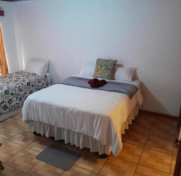 פנסיון Mantombi S Guest House