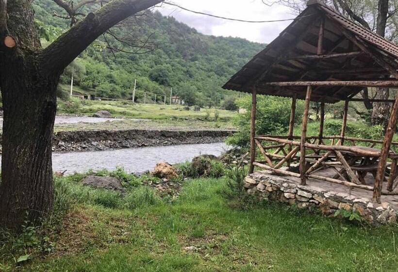 تختخواب و صبحانه Belveder Eco Resort