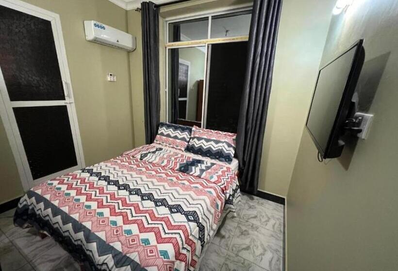 ホテル Hellen Tour Company And Accomodation