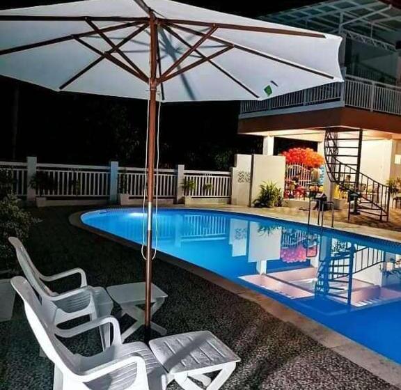 مبيت وإفطار Carms Villa Resort