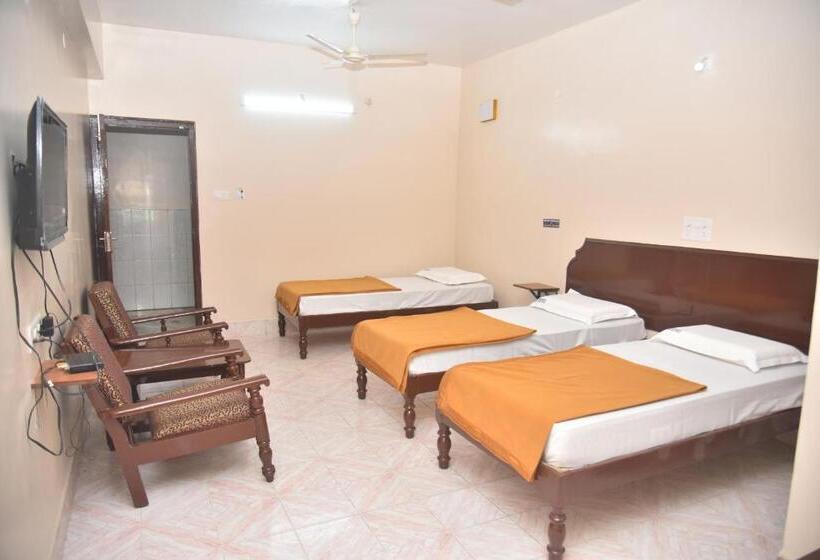 酒店 Arihanth Deluxe Lodge