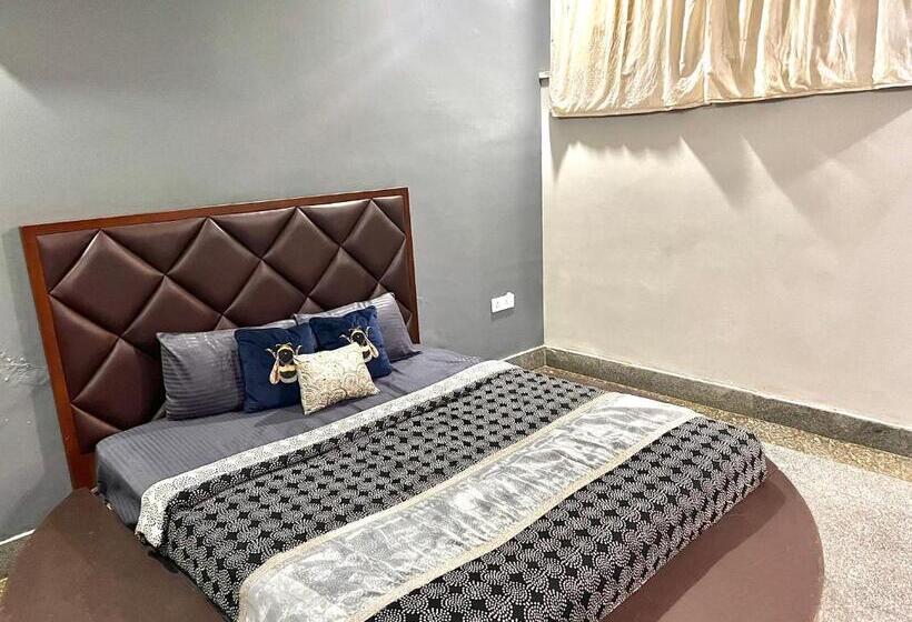 فندق Room With Kitchen On Main Road At 10k
