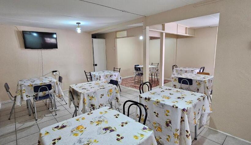 پانسیون Ganbaru Holeteria Hostal Lenguado