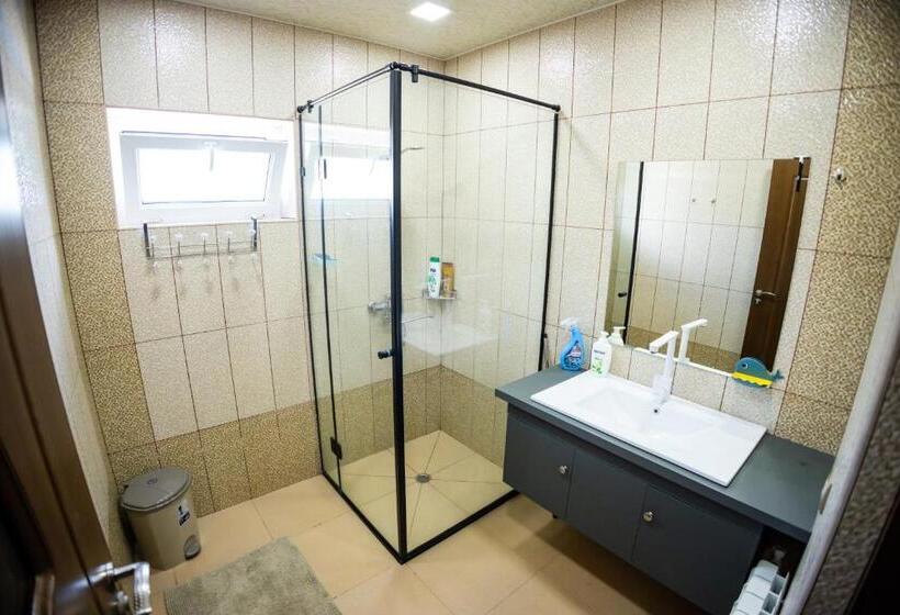 پانسیون Lily S Guest House