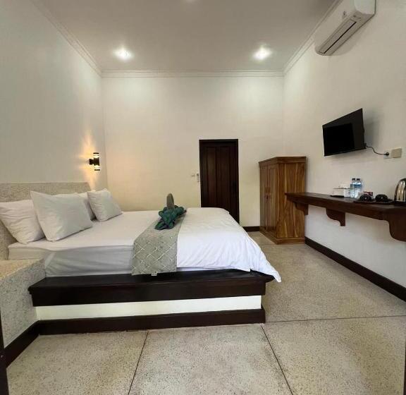 پانسیون Villa Kamaria