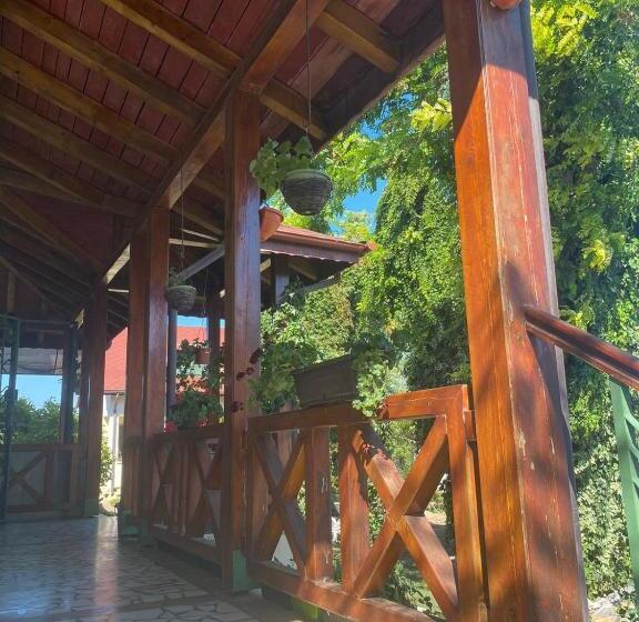 הוסטל Oaki Lake