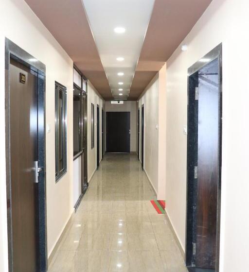 Dhanlaxmi Raj Hotel And Restaurant